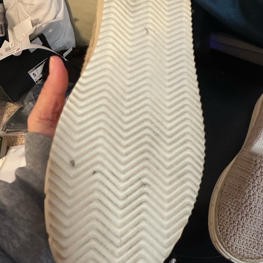 Vince Camaro Crochet Slip-On Women's Shoes with leather interior - Picture 6 of 6